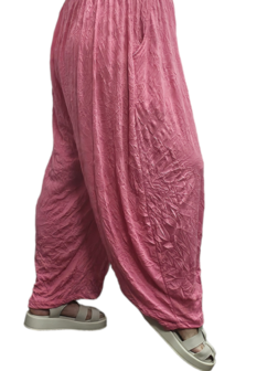 Broek fuchsia gecrashte stof 