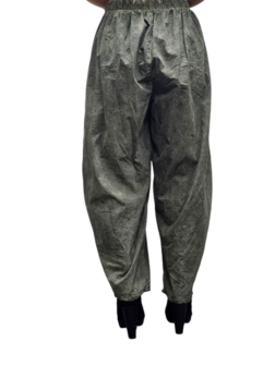 Aparte broek army met ronde sierzakjes stone washed