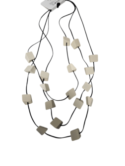 Fantasie ketting offwhite in de vorm van blokjes