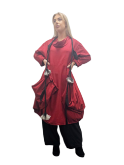 Tuniek- jurk-rood-met-leuke-details