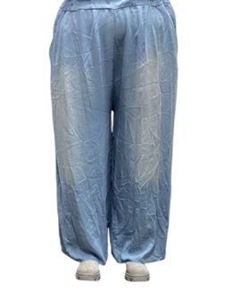 Ruime denimbroek, licht blauw stone washed