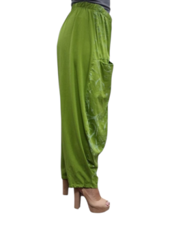Broek groen met gedeeltelijk print
