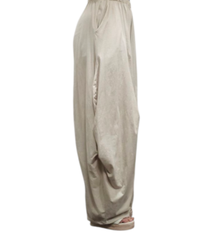 Ruim vallende broek zand