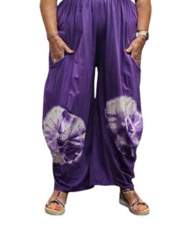 Ruime broek paars met batikprint