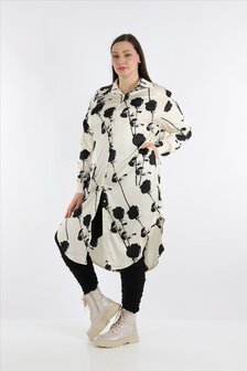 Zomerblouse in ronde vorm gemaakt van gladde satijnkwaliteit