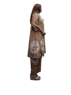 Ruim shirt A-lijn batikprint mokka