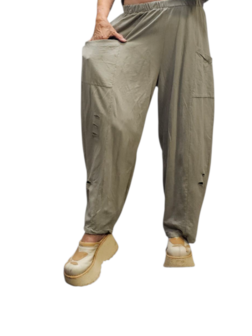 Wijde broek greige met leuke inknipsels 100% cotton