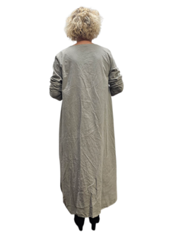 Leuke jurk met leuke details greige corduroy