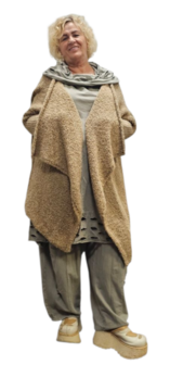 Openvallend grof gebreid beige