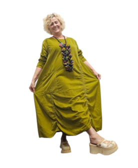 Leuke jurk met leuke details olijfgroen corduroy