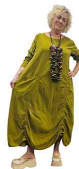 Leuke jurk met leuke details olijfgroen corduroy