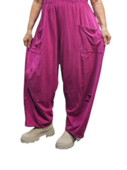 Wijde broek paars met leuke inknipsels 100% cotton
