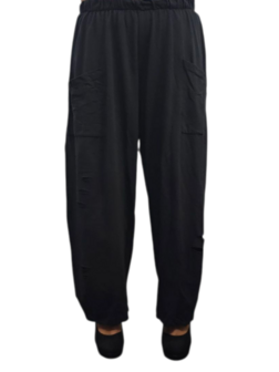 Wijde broek zwart met leuke inknipsels 100% cotton