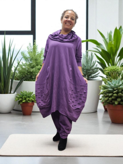 jurk purple met inknipsels en aparte kol