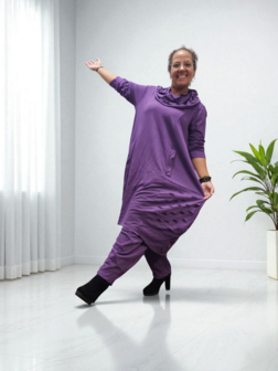 jurk purple met inknipsels en aparte kol