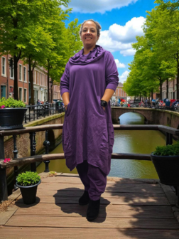 jurk purple met inknipsels en aparte kol