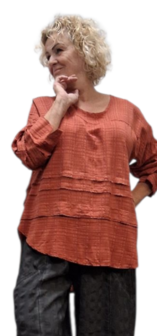 Soepel vallende vrouwelijk Ibiza shirt terra