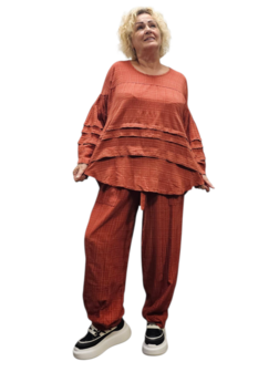 Soepel vallende vrouwelijk Ibiza shirt terra