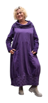 Jurk purple met sjaalkraag bestaande uit 2 soorten katoen
