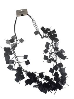 Lange fantasie ketting zwart