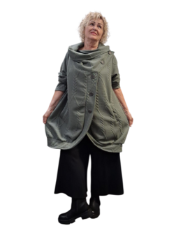 Tussen ballonjas groen met watervalhals