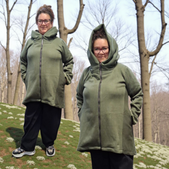 Korte tussenjas groen met capuchon ribfluweel/corduroy