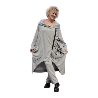 Ruime lange sweater met broek grijs