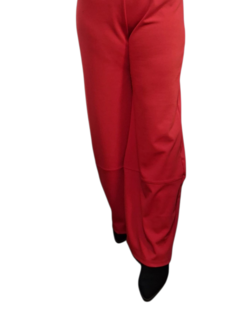 Basic broek rood in rechte vorm 
