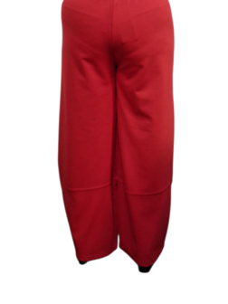 Basic broek rood in rechte vorm 