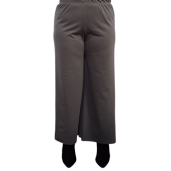 Basic broek grijs in rechte vorm 7/8ste lengte