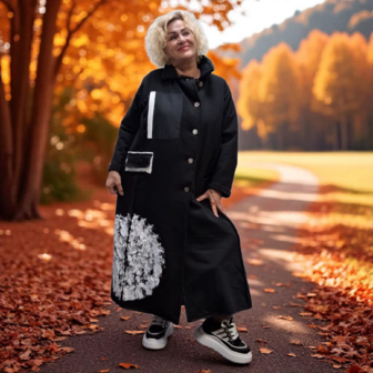 Warme mantel zwart met print