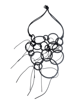 Rubberen ketting zwart met ronden details