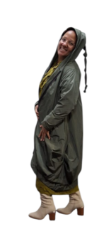 Lange tussenjas groen met lange puntmuts