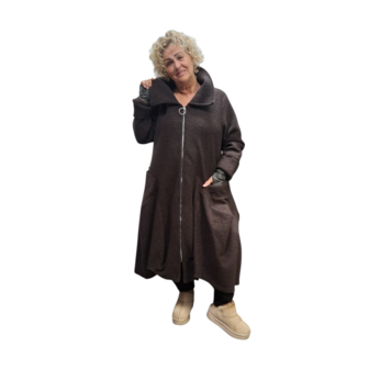 Warme wollige winterjas bruin