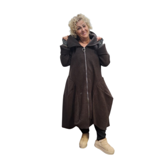 Warme wollige winterjas bruin