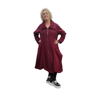 Warme wollige winterjas rood