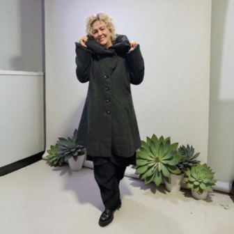 Warme mantel met grote ballonkraag / capuchon antraciet