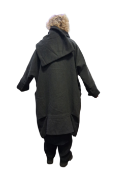 Warme mantel met leuke details antraciet