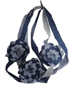 Myrjo hand make ketting, denim bloemen motief