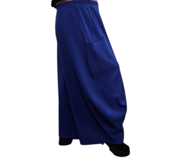 Broek Rinna blauw, in ballonvorm gemaakt van stretcher rib kwaliteit