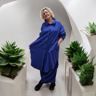 Blouse-jas Rinna blauw, in afgeronde vorm 