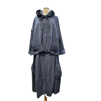 Bijpassend jasje is ook te koop, zolang de voorraad strekt