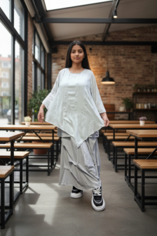 Shirt-grijs-A-lijn- stippenpatroon