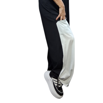 Ruime broek zwart wit