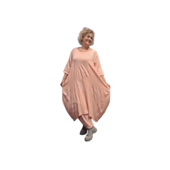 Jurk abrikoos met steekzakken op voorpand 100% katoen 