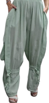 Wijde broek mint met grote zakken100% cotton