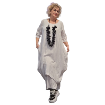 Jurk wit met steekzakken op voorpand 100% katoen 