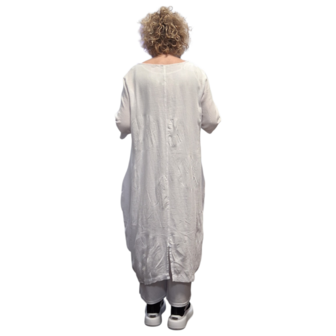 Jurk wit met steekzakken op voorpand 100% katoen 