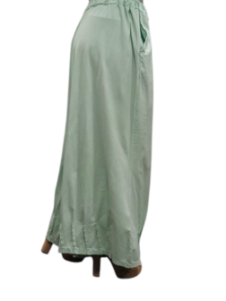 Ruime broek mintgroen met rondom ingestikte naden in zoom