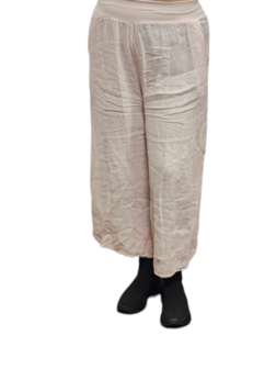 Ruimvallend broek licht roze met brede rekbare tailleband 100% linnen